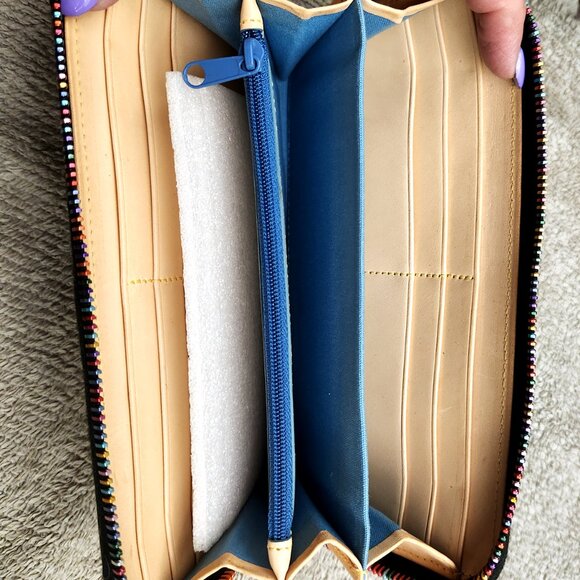 Dooney & Bourke Signature Rainbow Multicolor Zip Card Wallet - EUC - Picture 6 of 10